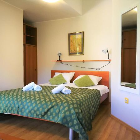 Apartments Bilic With Garden & Swimming Pool - 50M From The Beach Pjescana Uvala Esterno foto