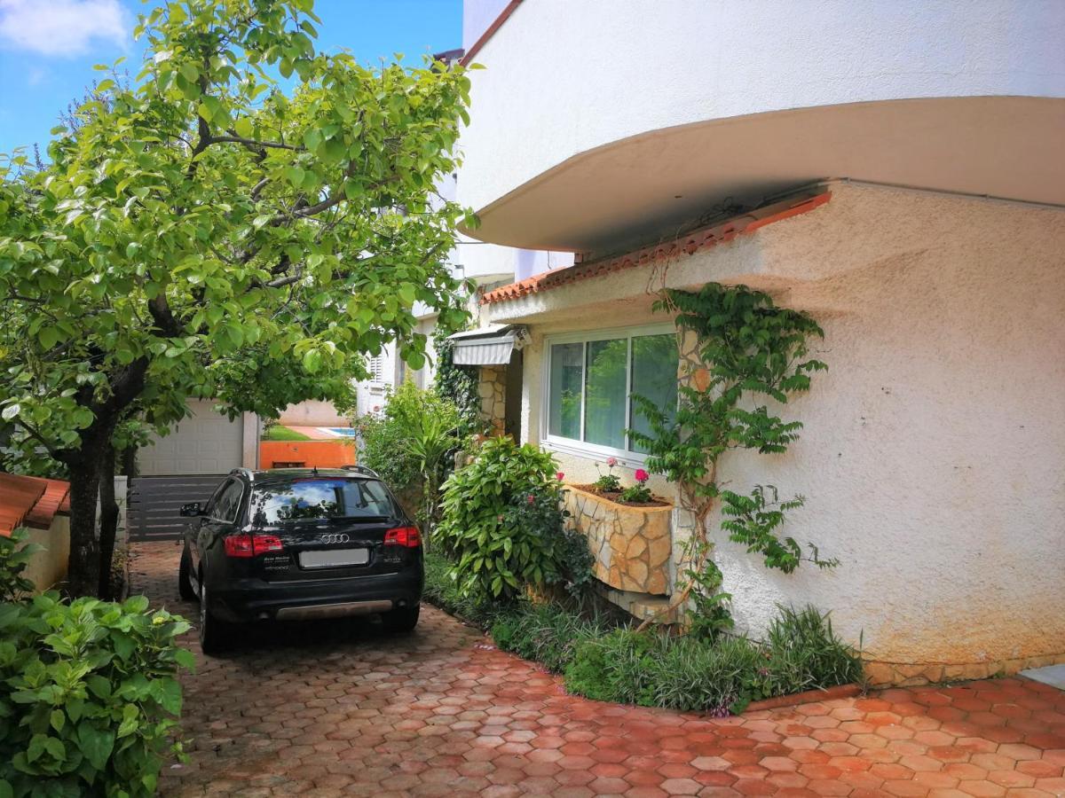Apartments Bilic With Garden & Swimming Pool - 50M From The Beach Pjescana Uvala Esterno foto