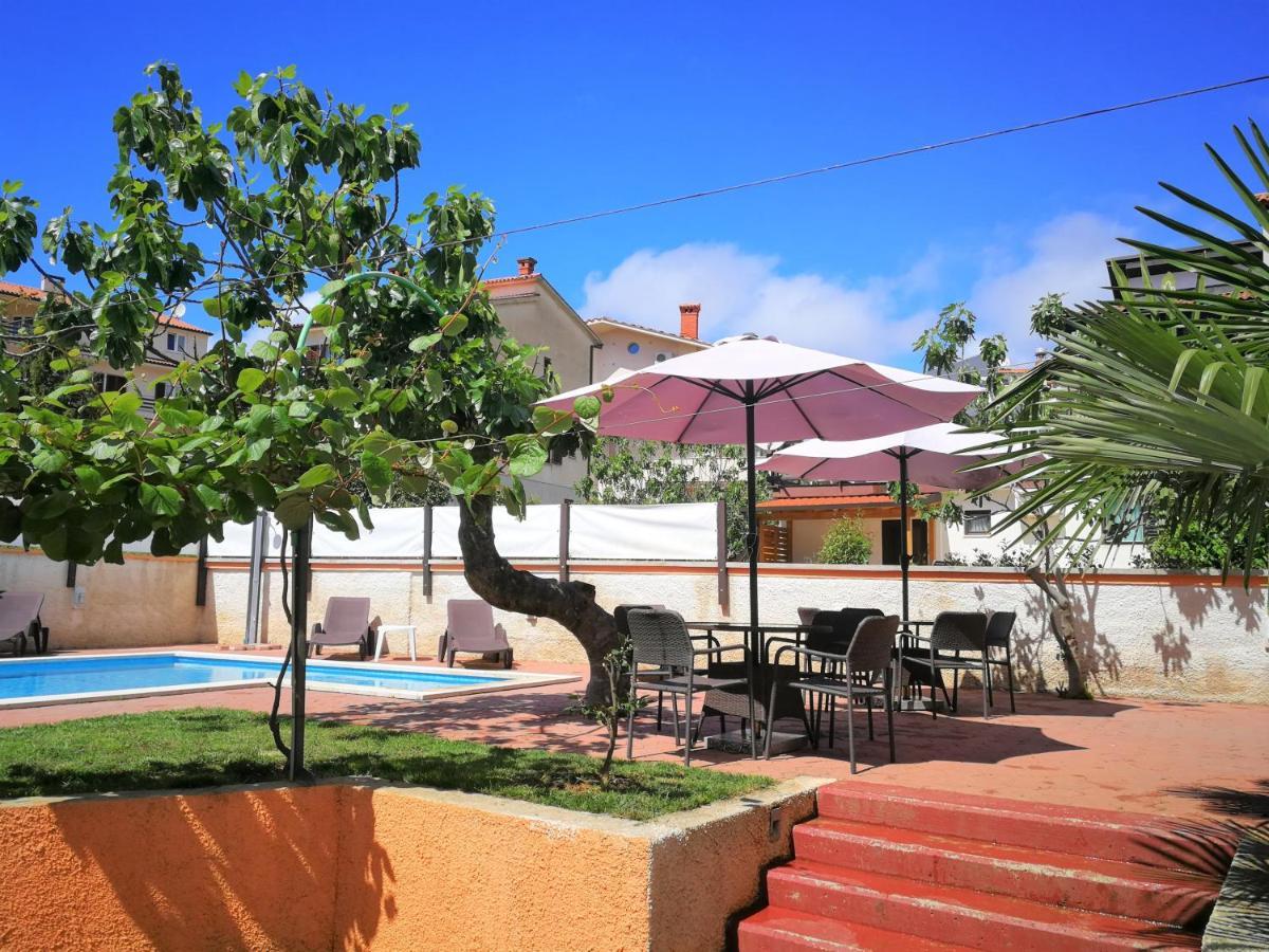 Apartments Bilic With Garden & Swimming Pool - 50M From The Beach Pjescana Uvala Esterno foto