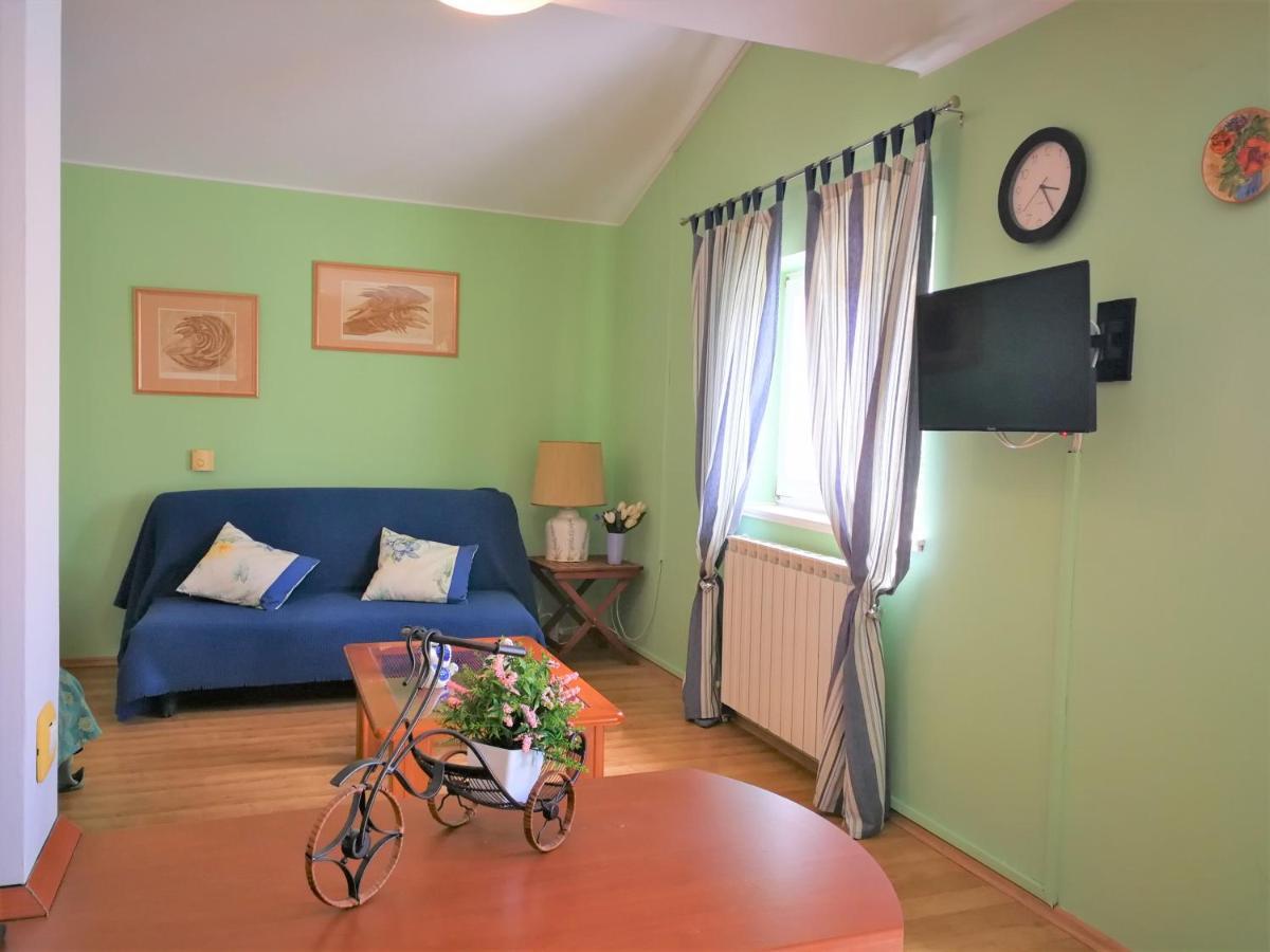 Apartments Bilic With Garden & Swimming Pool - 50M From The Beach Pjescana Uvala Esterno foto