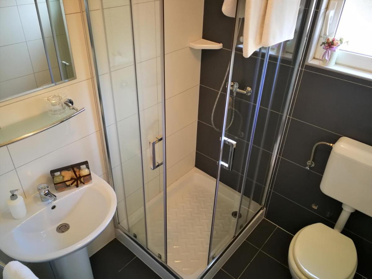 Apartments Bilic With Garden & Swimming Pool - 50M From The Beach Pjescana Uvala Esterno foto
