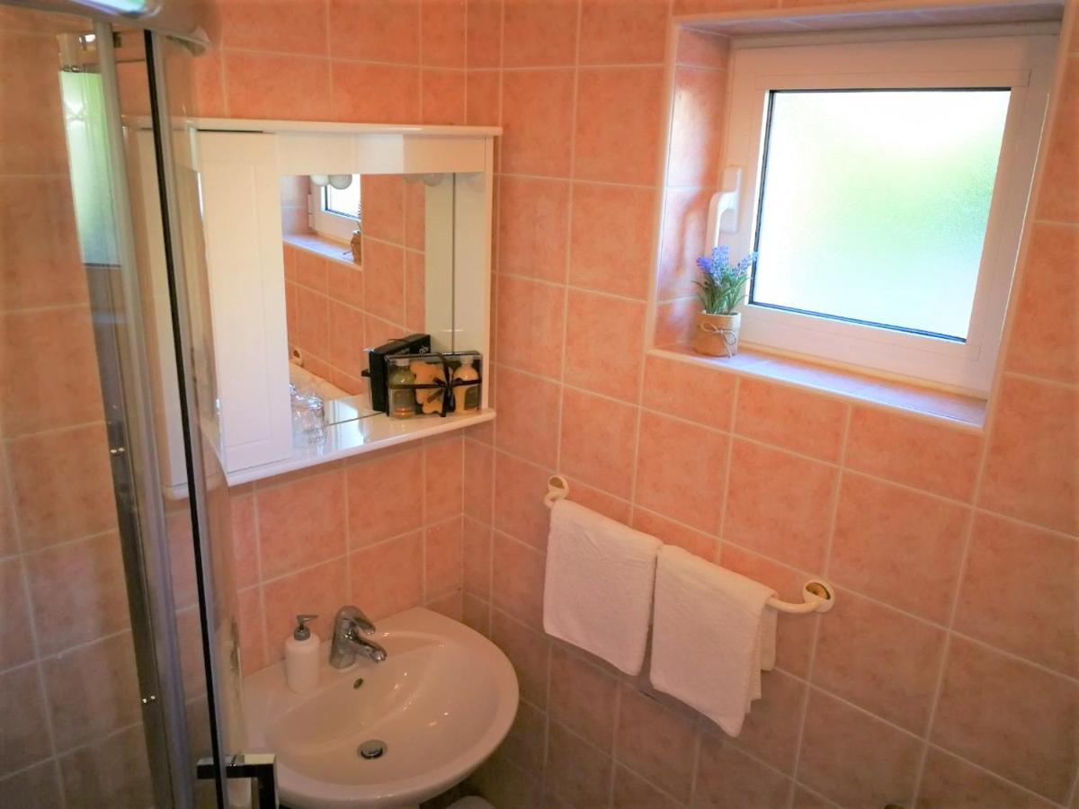 Apartments Bilic With Garden & Swimming Pool - 50M From The Beach Pjescana Uvala Esterno foto