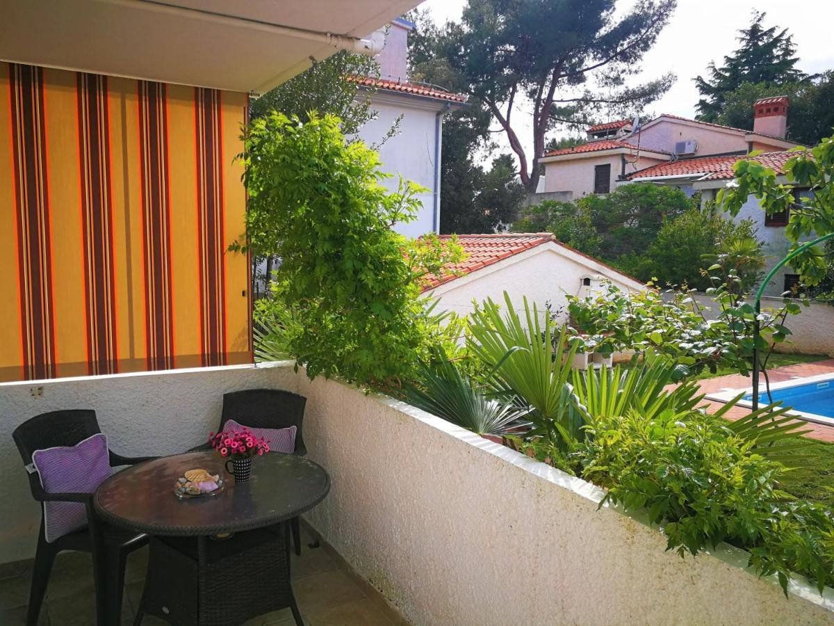 Apartments Bilic With Garden & Swimming Pool - 50M From The Beach Pjescana Uvala Esterno foto