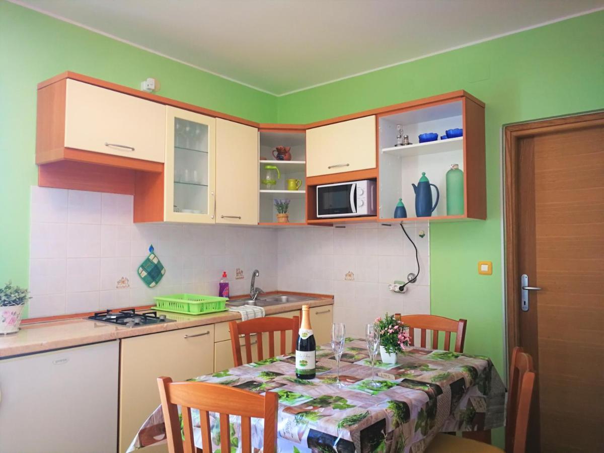 Apartments Bilic With Garden & Swimming Pool - 50M From The Beach Pjescana Uvala Esterno foto