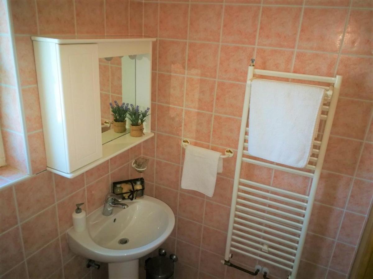 Apartments Bilic With Garden & Swimming Pool - 50M From The Beach Pjescana Uvala Esterno foto